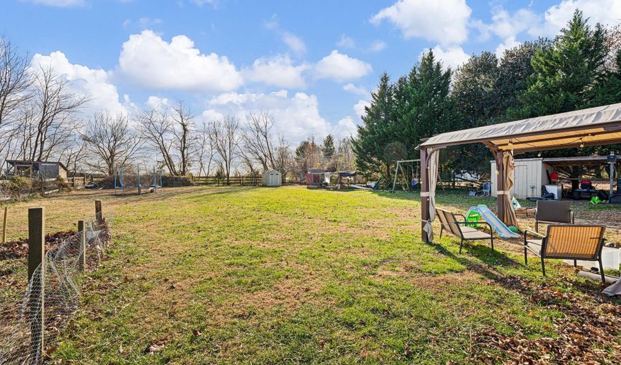 29 E WALNUT St, Magnolia, DE 19962 - 3 Beds, 3 Bath