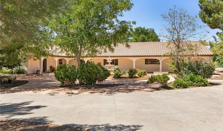 35356 Sierra Vista Dr, Agua Dulce, CA 91390 - 7 Beds, 6 Bath