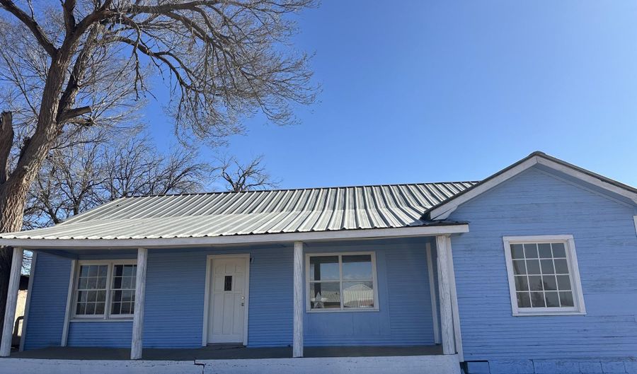 911 4th St, Abernathy, TX 79311 - 3 Beds, 2 Bath