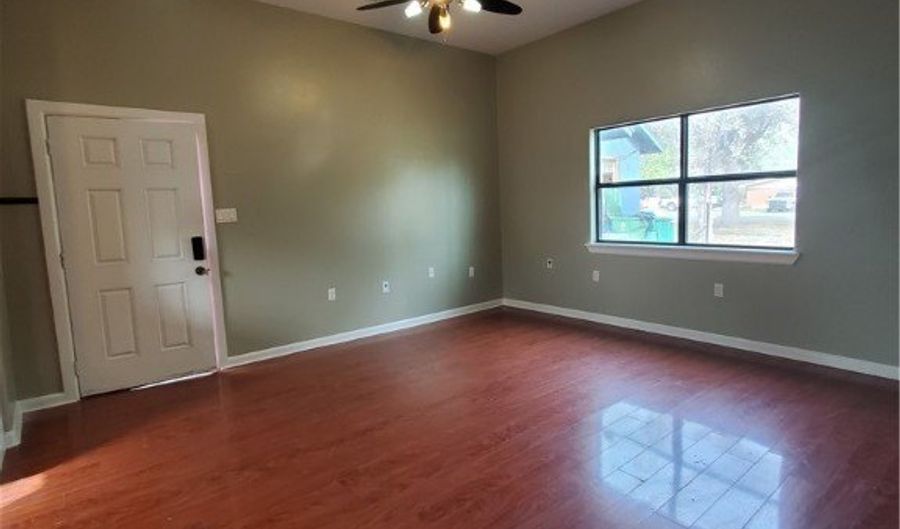 607 S 9th St, Alamo, TX 78516 - 2 Beds, 1 Bath