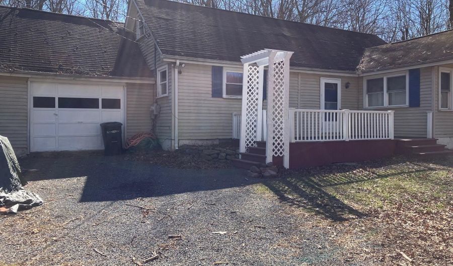 118 Buckhill Rd, Albrightsville, PA 18210 - 4 Beds, 1 Bath