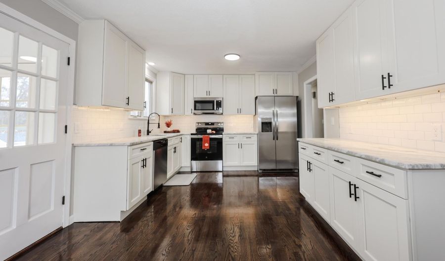 377 High St, Candia, NH 03034 - 3 Beds, 3 Bath