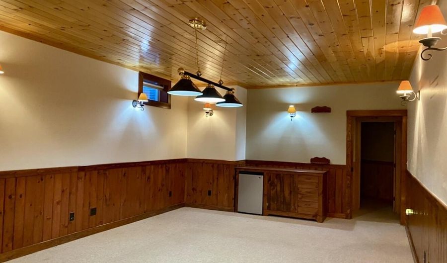 2 Mountain Ave, Bar Harbor, ME 04609 - 7 Beds, 4 Bath