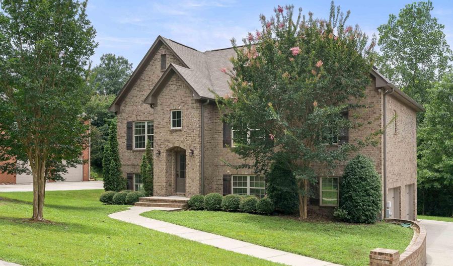 207 GRANDE VIEW Pkwy, Alabaster, AL 35114 - 4 Beds, 3 Bath