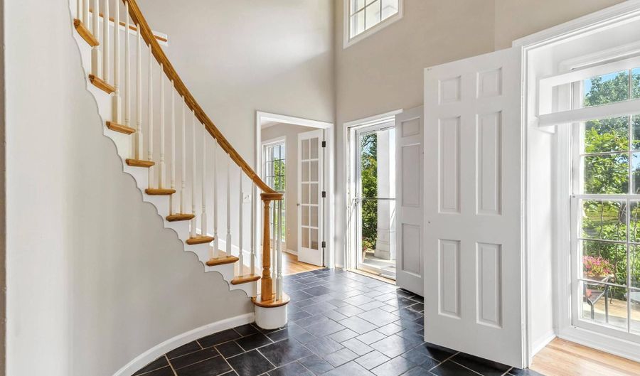 8732 FALLS CHAPEL Way, Potomac, MD 20854 - 6 Beds, 4 Bath