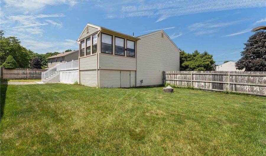 2 Dogwood Dr, Cranston, RI 02921 - 3 Beds, 2 Bath