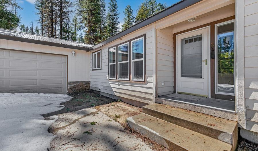 1649 Crown Point Pkwy, Cascade, ID 83611 - 3 Beds, 2 Bath