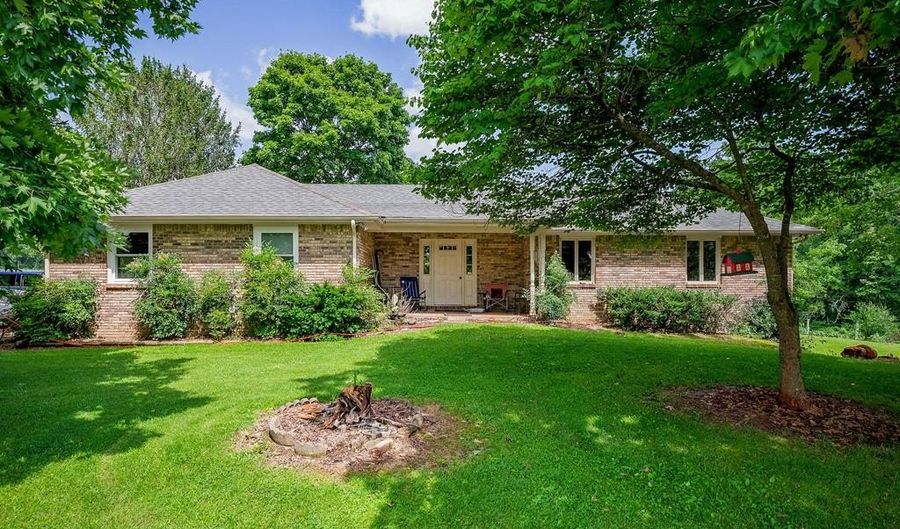 1790 Coon Hunt Rd, Baxter, TN 38544 - 3 Beds, 3 Bath