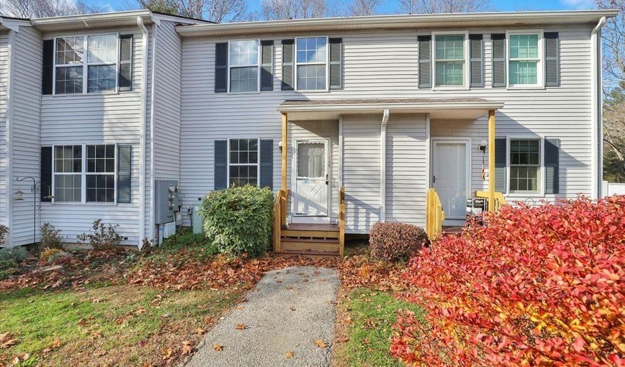 745 Merrow Rd APT 102, Coventry, CT 06238 - 2 Beds, 2 Bath