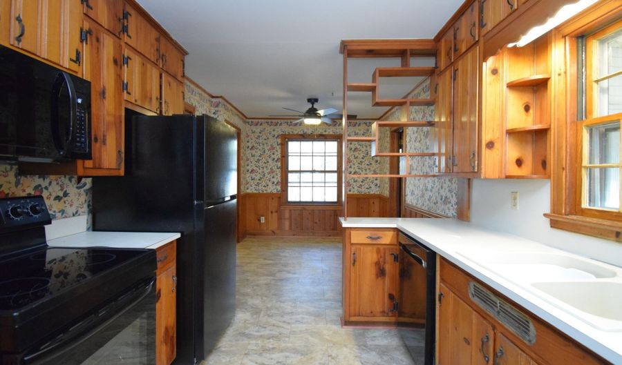 482 Snow Hill St, Ayden, NC 28513 - 3 Beds, 2 Bath