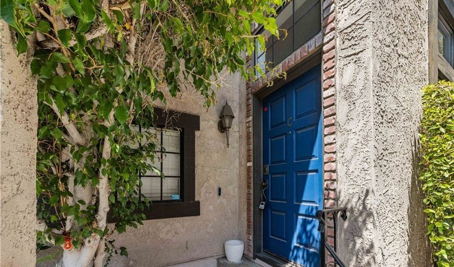 412 Bushnell, Alhambra, CA 91801 - 2 Beds, 3 Bath