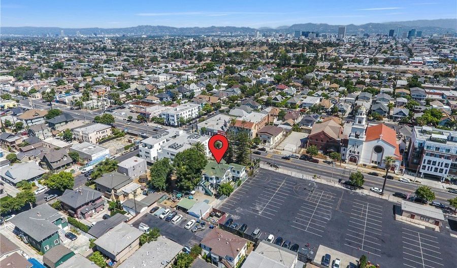 1470 W Adams Blvd, Los Angeles, CA 90007 - 6 Beds, 4 Bath