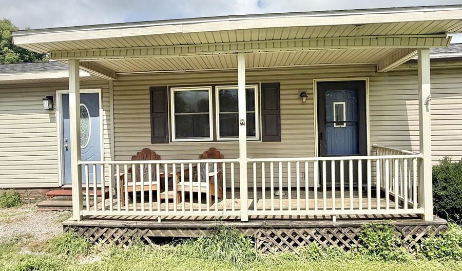468 E Court St, Bardwell, KY 42023 - 4 Beds, 2 Bath