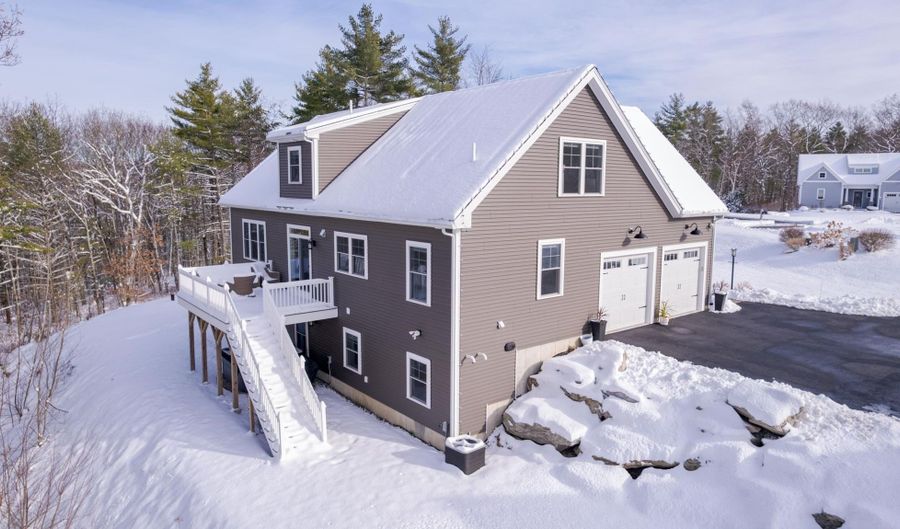 22 Sunrise Cir, Auburn, NH 03032 - 3 Beds, 4 Bath