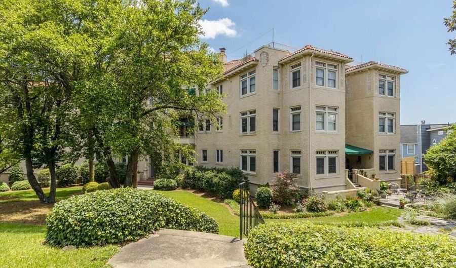 2068 Walton Way, Augusta, GA 30909 - 1 Beds, 1 Bath