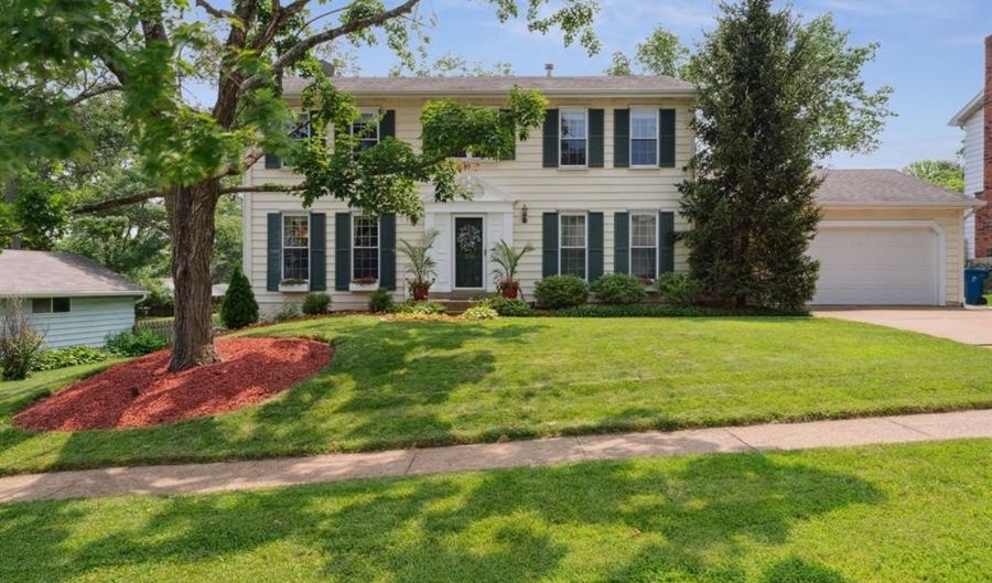 278 Oakleigh Woods Dr, Ballwin, MO 63011 - 4 Beds, 4 Bath