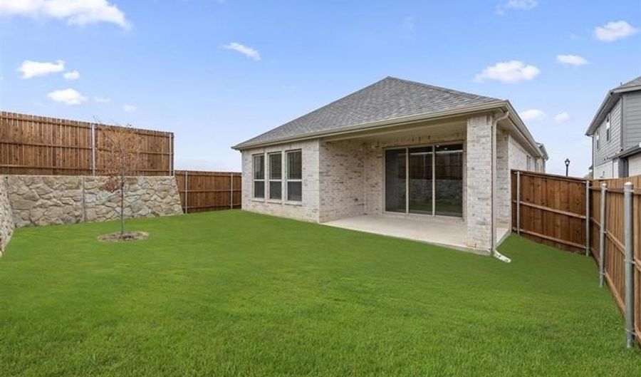 700 Valley Pines Dr, Anna, TX 75409 - 3 Beds, 3 Bath