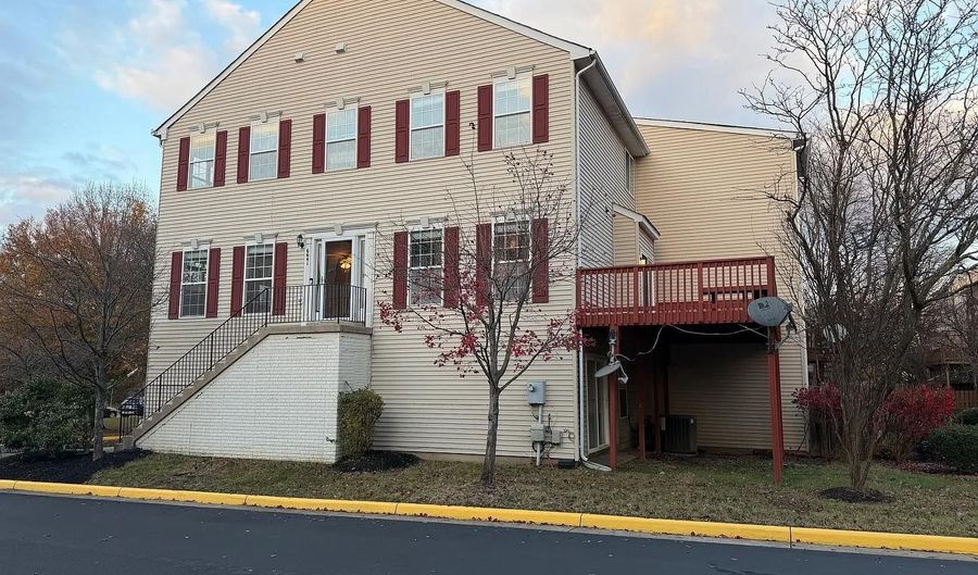 6641 CREEK POINT Way, Alexandria, VA 22315 - 3 Beds, 4 Bath