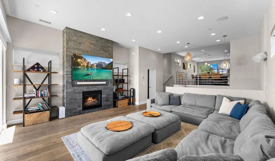 3952 Haines St, San Diego, CA 92109 - 3 Beds, 4 Bath