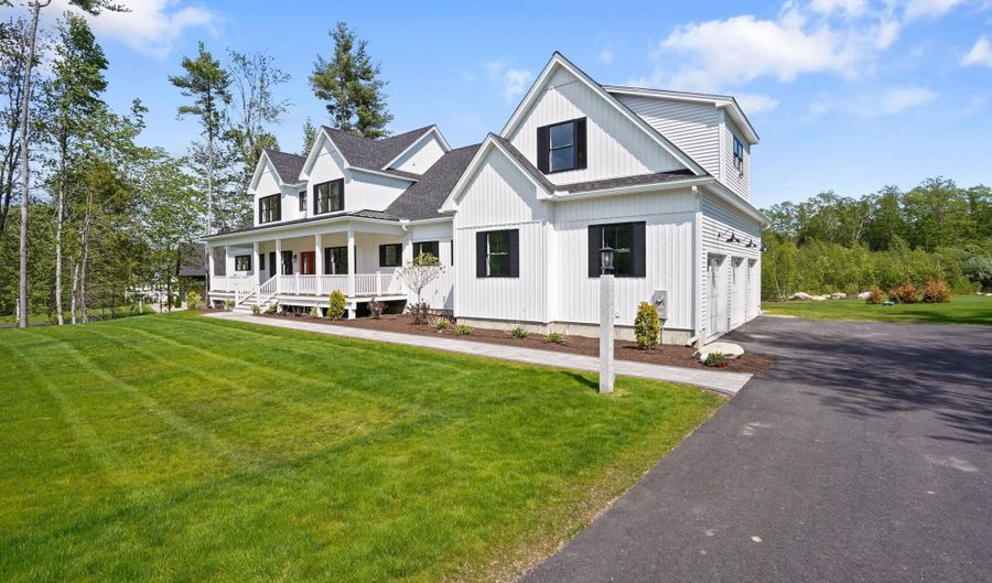 32 Colby Farm Rd, Chester, NH 03036 - 4 Beds, 4 Bath