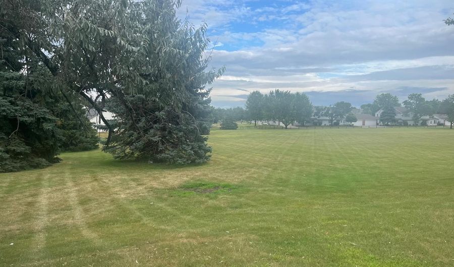 15822 Griffon Path, Apple Valley, MN 55124 - 3 Beds, 2 Bath
