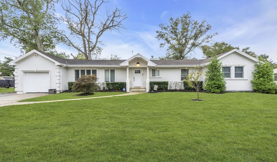 40 Morris Blvd, Bayville, NJ 08721 - 4 Beds, 2 Bath