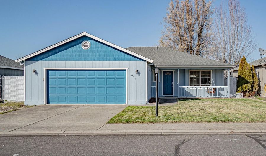 653 Andrea Way, Eagle Point, OR 97524 - 3 Beds, 2 Bath