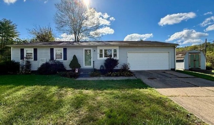 3 Farhills Dr, Athens, OH 45701 - 3 Beds, 2 Bath