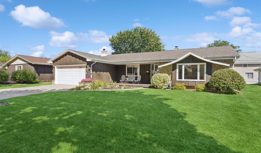 718 E LINDBERGH St, Appleton, WI 54911 - 3 Beds, 2 Bath