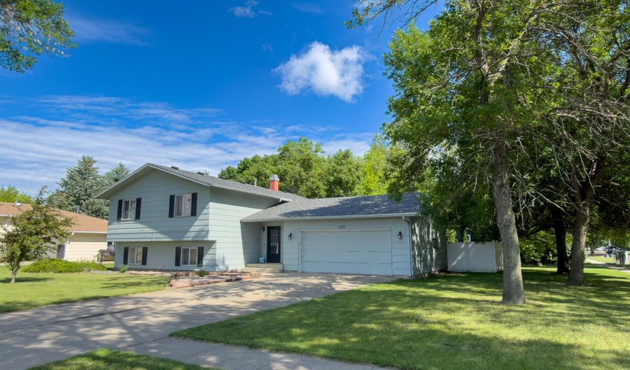 1115 NE 15th Ave, Aberdeen, SD 57401 - 4 Beds, 2 Bath