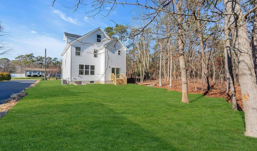 293 Trenton Ave N, Bayville, NJ 08721 - 4 Beds, 2 Bath