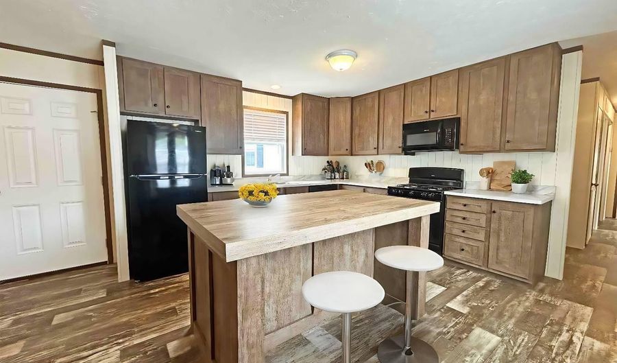 7055 Quarry Rd 33, Amherst, OH 44001 - 2 Beds, 2 Bath