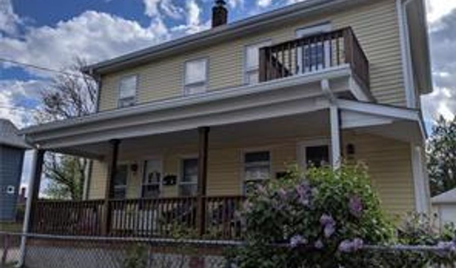 24 BURKE St, Pawtucket, RI 02861 - 2 Beds, 1 Bath