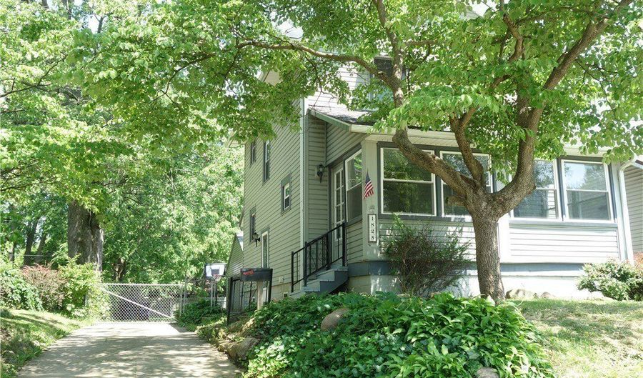 1825 GLENMOUNT Ave, Akron, OH 44301 - 3 Beds, 2 Bath
