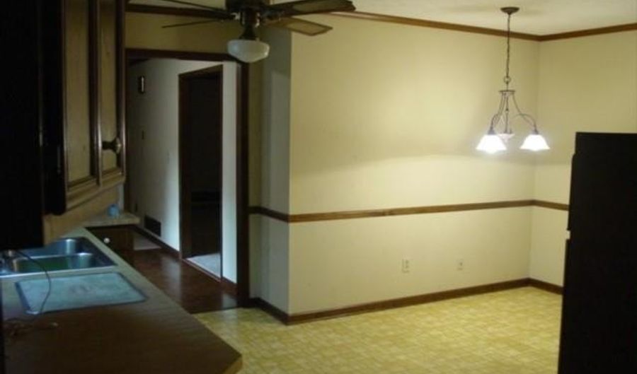 220 Lantern Ridge Ct, Alpharetta, GA 30009 - 4 Beds, 3 Bath