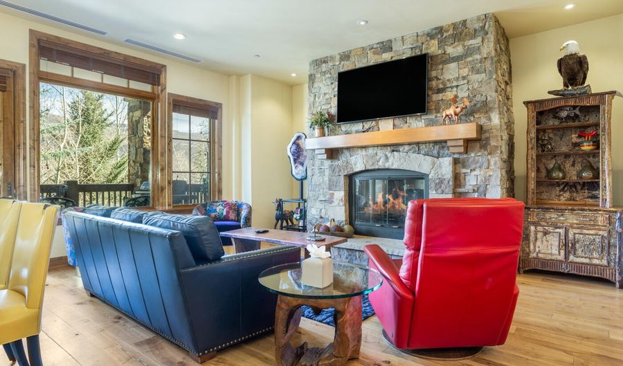 300 Prater Rd A-202, Avon, CO 81620 - 3 Beds, 4 Bath