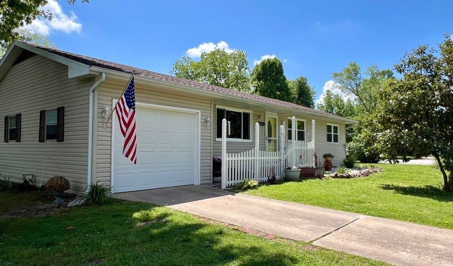1412 S Carnation, Aurora, MO 65605 - 3 Beds, 2 Bath