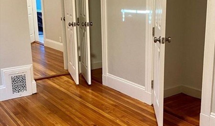 8 Groom St 3, Boston, MA 02125 - 3 Beds, 1 Bath