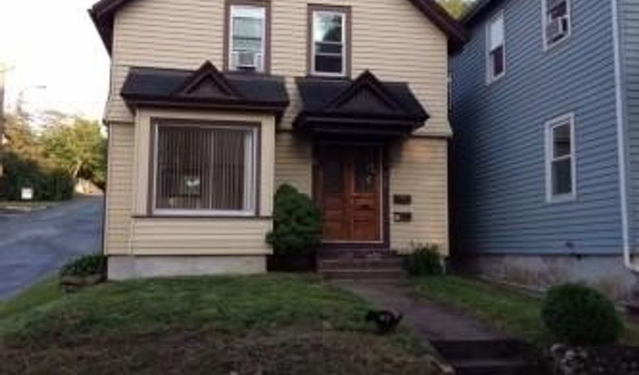 114 Summer St 1, Lincoln, RI 02838 - 2 Beds, 1 Bath