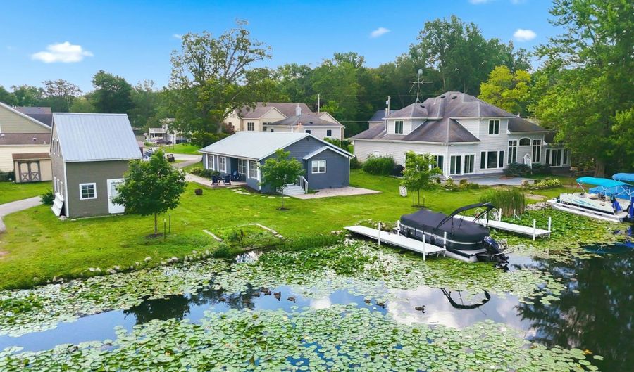 300 Lane 195 Crooked Lk, Angola, IN 46703 - 3 Beds, 1 Bath