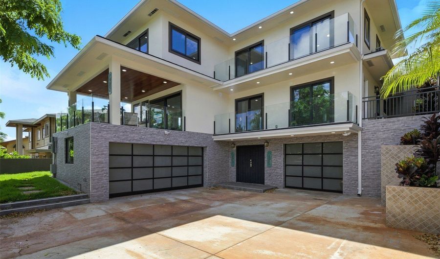92-1222 Pueonani St, Kapolei, HI 96707 - 4 Beds, 5 Bath