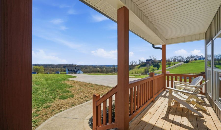 806 River Dr, Blaine, TN 37709 - 5 Beds, 3 Bath