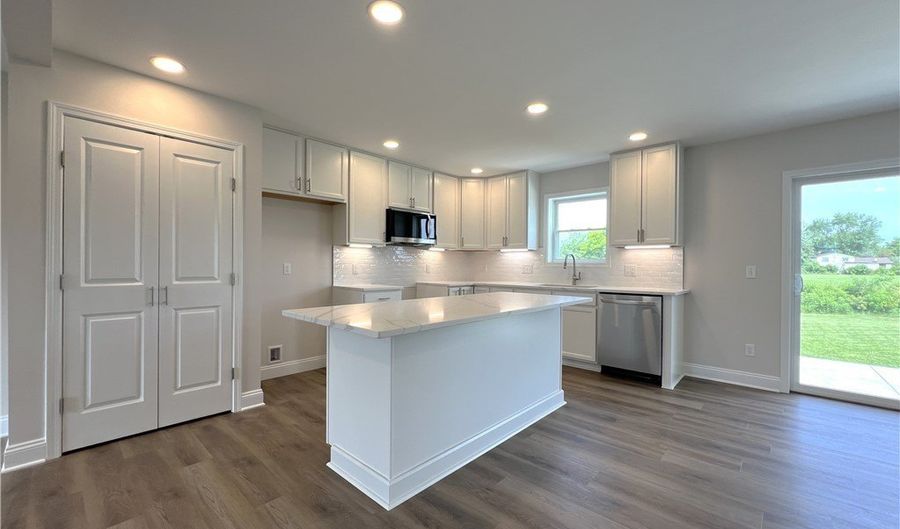 122 Winterbrook Dr, Amherst, NY 14228 - 4 Beds, 3 Bath