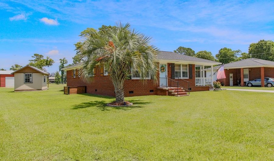 246 W. Main St, Harleyville, SC 29448 - 3 Beds, 2 Bath