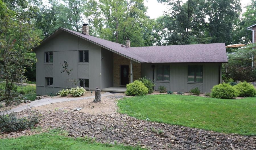 1134 County Line Rd, Batesville, IN 47006 - 4 Beds, 3 Bath