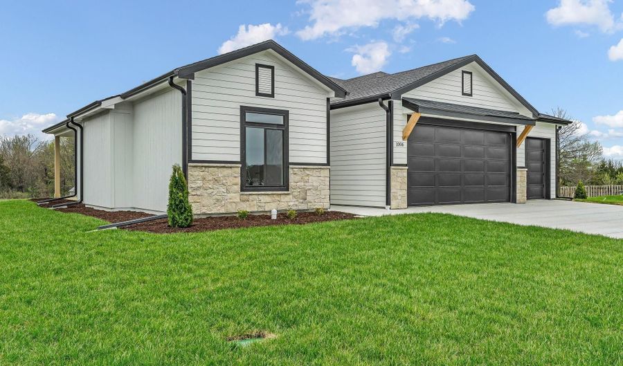 1006 Bluestem Cir, Baldwin City, KS 66006 - 3 Beds, 2 Bath