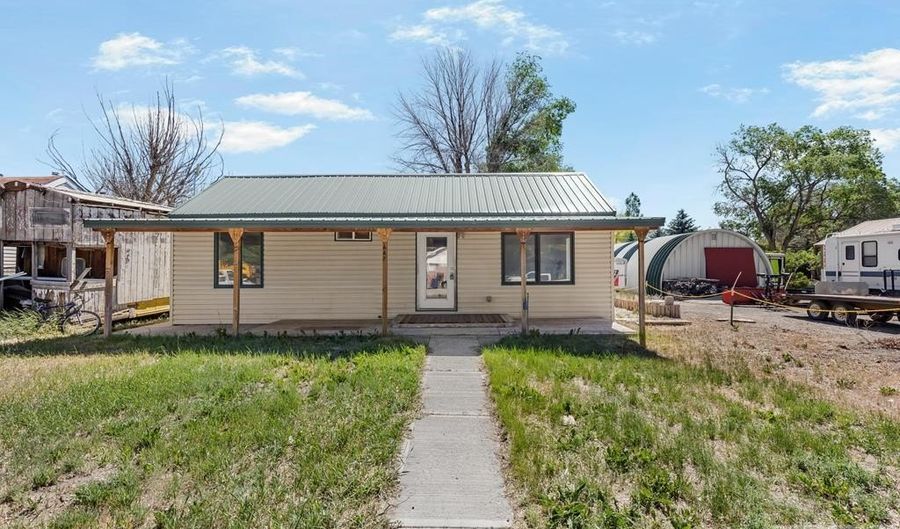667 Decoria Ave, Arco, ID 83213 - 2 Beds, 1 Bath