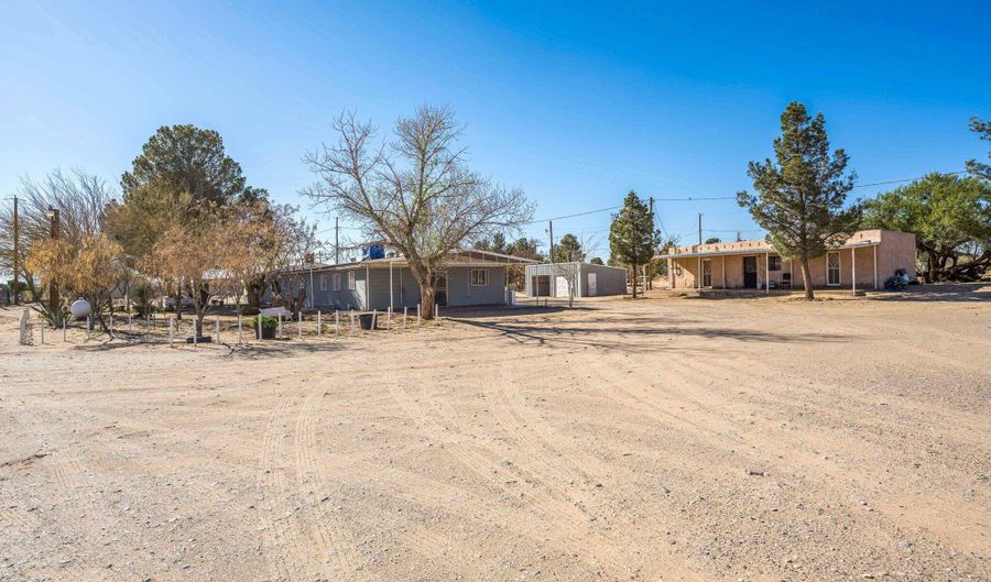 370 E Ohara Rd, Anthony, NM 88021 - 11 Beds, 6 Bath