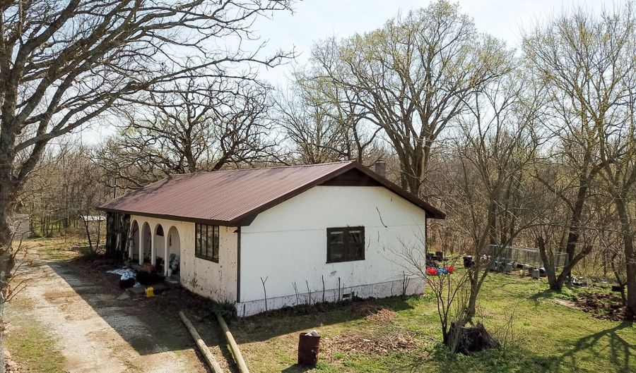 236 State Route Y, Arcola, MO 65603 - 4 Beds, 2 Bath