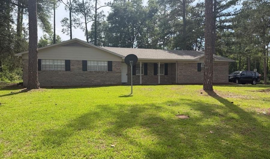 1900 Rich, Bainbridge, GA 39819 - 4 Beds, 2 Bath